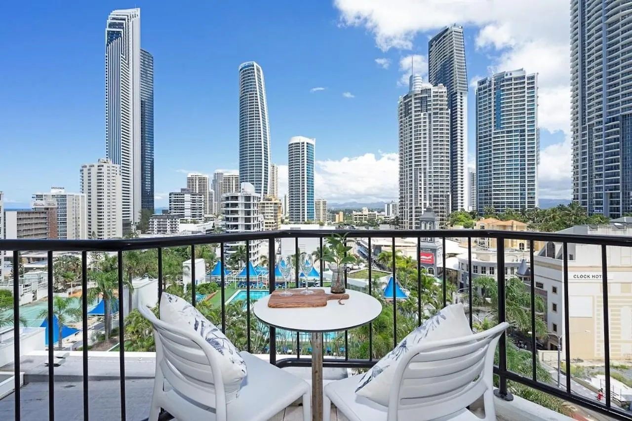 Sea Views At Central Surfers With Spa And Balcony Gold Coast