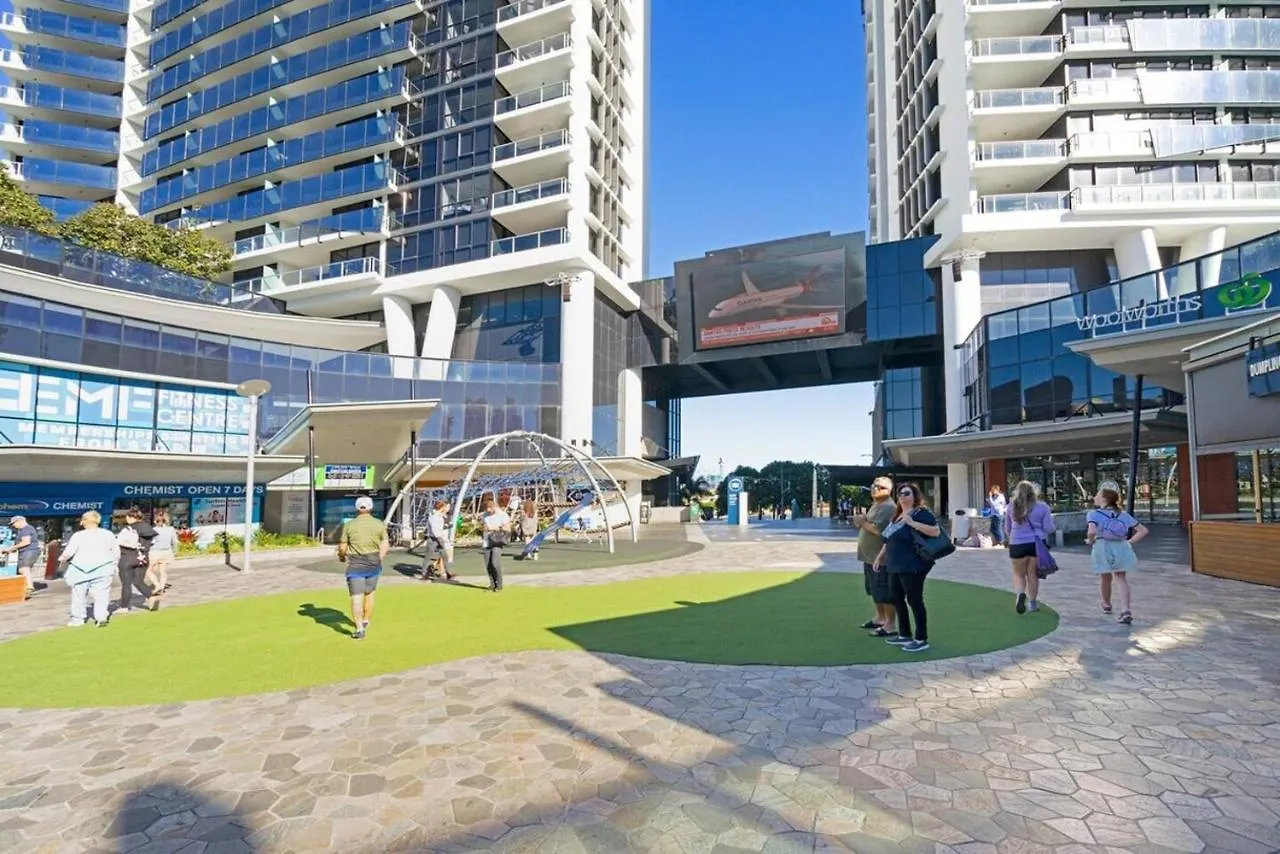 Sea Views At Central Surfers With Spa And Balcony Gold Coast 0*,